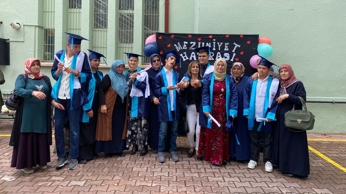 12. Sınıf Öğrencilerimizin Mezuniyet Töreni